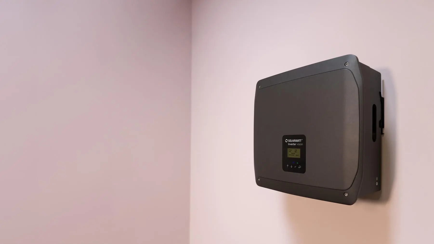SOLARWATT Battery vision im Wohnraum